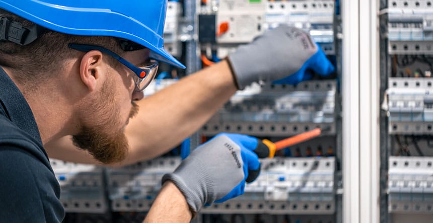 Oportunidades laborales para un Técnico en Electricidad Industrial