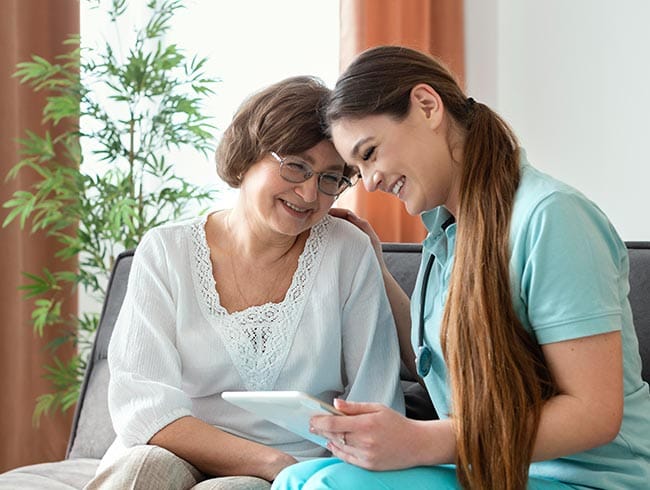 Técnica Virtual en Auxiliar de Hogar Geriátrico
