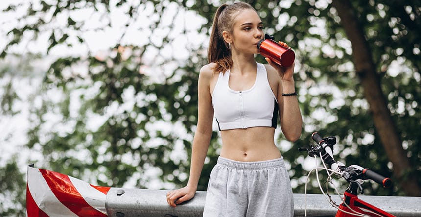 Riesgos de las bebidas energizantes para los deportistas