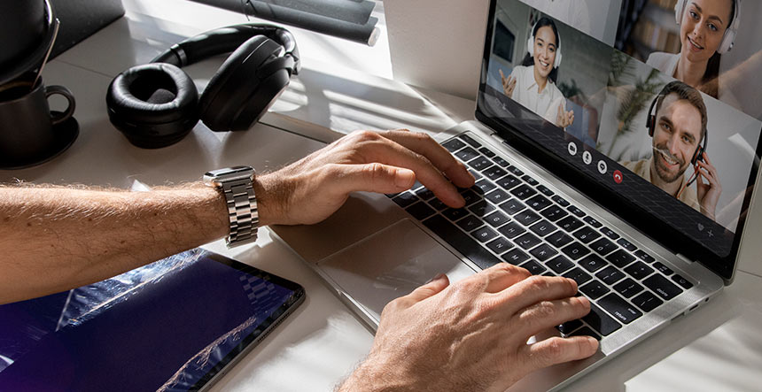 felicidad en el Trabajo remoto y entornos virtuales