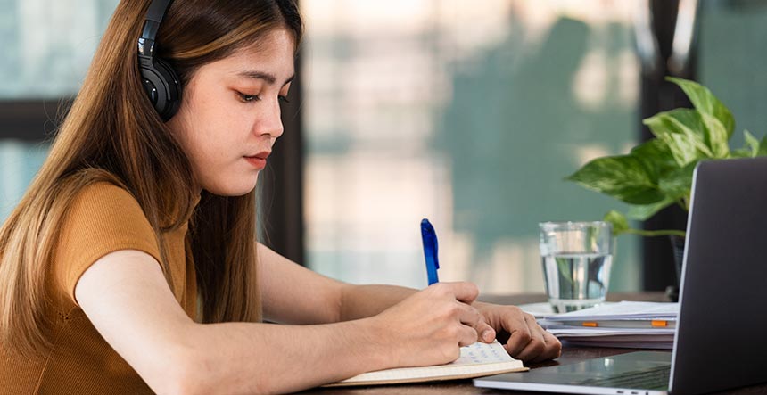 Universidad virtual gratuita Becas y Financiación