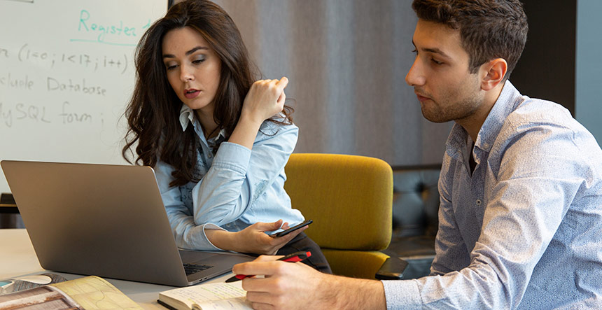 Polisura vs Coursera vs edX: ¿Cuál Diplomado Sirve para el Mercado Laboral Colombiano?